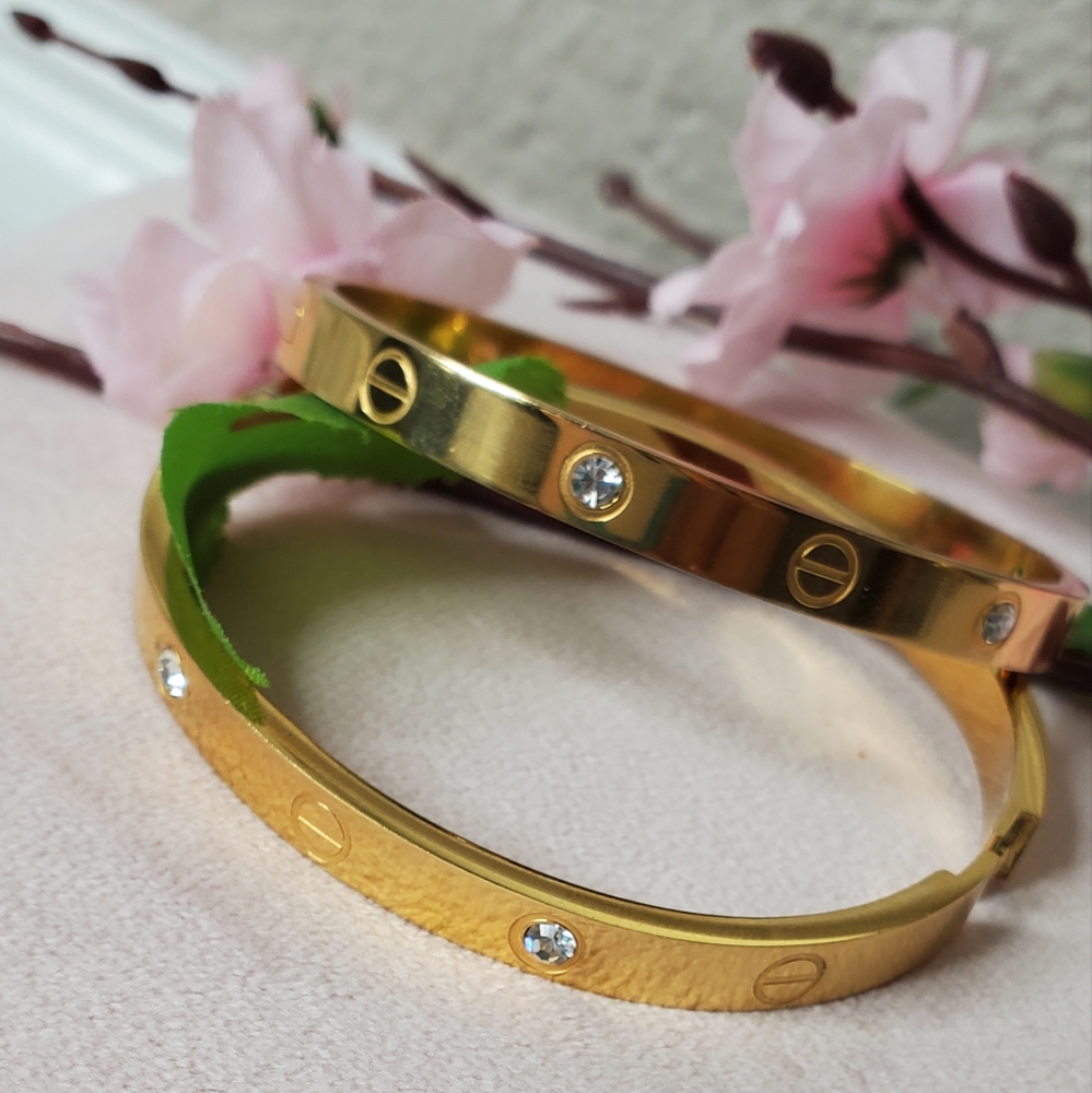 Beautiful stainless steel bracelet Gold Color - Picture 6 of 9